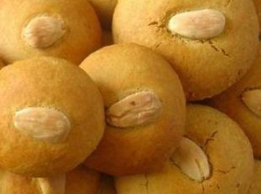BISCOTTI  CON MANDORLA