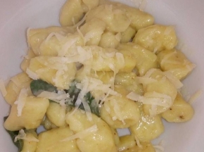 Gnocchi di patate con burro e salvia