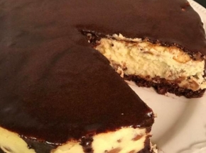 Cheesecake  con glassa al cioccolato