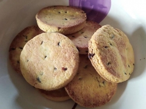 Biscotti con gocce di cioccolato