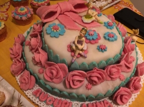 Torta in pasta di zucchero