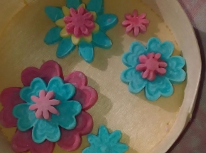 Fiori in pasta dI zuccheto