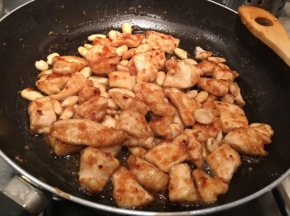 Pollo alle mandorle