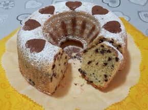 Ciambella con gocce di cioccolato della blogger Chiarapassion