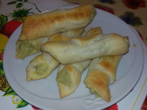 Cannoli alla  crema pasticcera e pistacchio