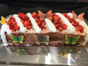 Torta fragola e crema di latte