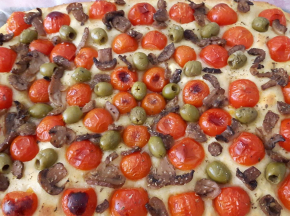 Focaccia funghi e olive