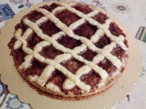 Crostata con confettura di fragole