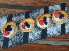 Tartelette con ricotta e frutta