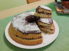 Torta soffice al latte e crema al cioccolato