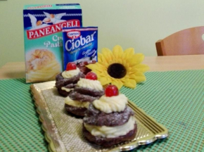 Zeppole ciobar,con crema pasticcera  all arancia