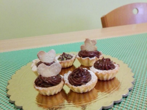 Tartellette con crema al cioccolato