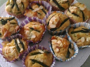 Muffin asparagi speck e scamorza