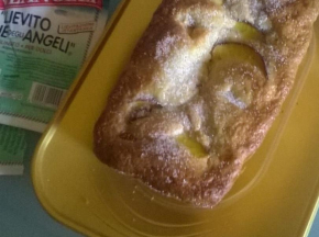 Plumcake alle pesche nettarine