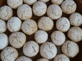 Biscotti con mandorle e amarene