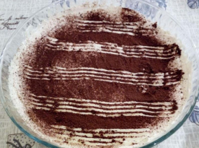 Torta con biscotti senza cottura