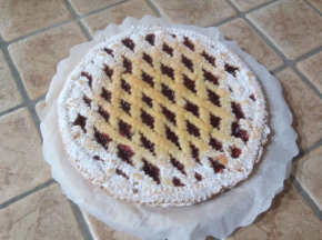 Crostata senza glutine con confettura ai frutti di bosco