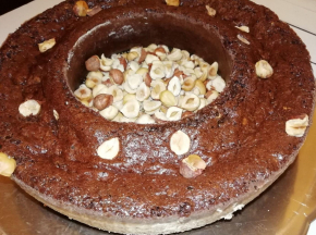 Ciambellone alle nocciole