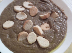 Vellutata di lenticchie con crostini