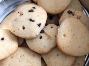 Biscotti al latte senza uova