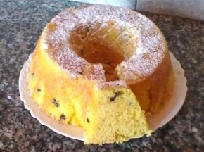 Ciambella allo yogurt con gocce di cioccolato