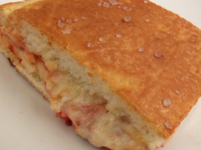 Focaccia farcita