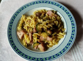 Pasta al tonno fresco e crema di zucchine