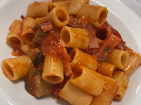 Mezzemaniche pancetta e funghi
