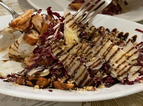 Tagliata di pollo con radicchio e grana