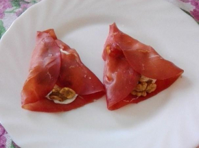 Coni di bresaola alle noci