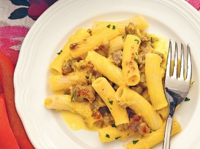 Rigatoni con salsiccia e zafferano