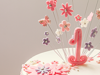 Torte sospese: il cake design sfida la gravità