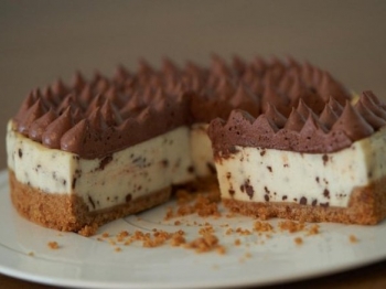 Cheesecake con la mousse: la ricetta di un dessert goloso e sfizioso