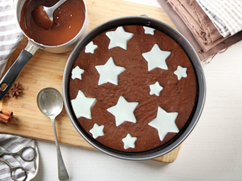 Torta panna e cioccolato: ecco la ricetta facile e veloce del dolce stellato