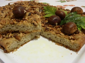 Focaccia di castagne alle noci