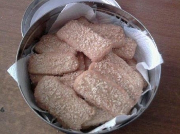 BISCOTTI AL BURRO CON GRANELLA DI MANDORLE