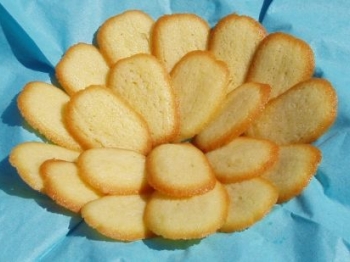 Biscotti lingue di gatto