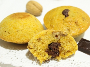 Cupolette con zucca cruda, noci e cuore di cioccolato