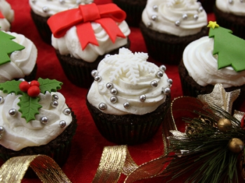Cupcake natalizi al cioccolato e crema al burro