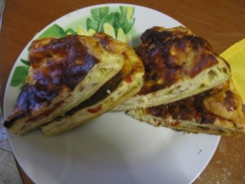 Pizza rustica con ricotta e peperoni arrosto