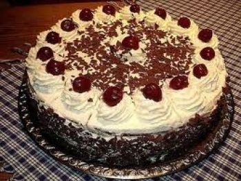 Torta al cioccolato con panna