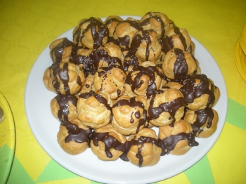Bignè con crema di liquirizia