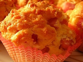 Muffin salati prosciutto e provola