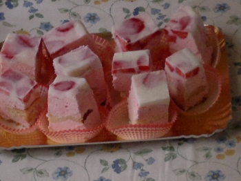 Quadrotti alle fragole