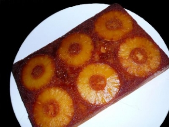 Torta di riso e ananas caramellato