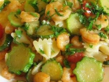 FARFALLE ZUCCHINE E GAMBERETTI
