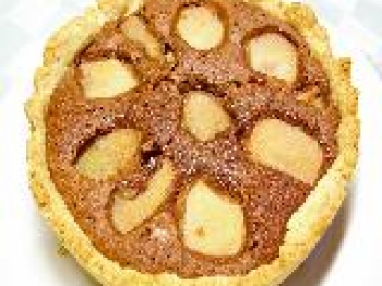 Flan di pere al cioccolato e mandorle