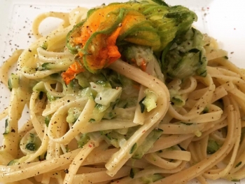 linguine zucchine e fiori di zucca