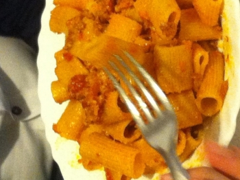 Pasta con ragù velocissimo