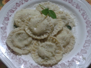 Raviolini ricotta e pesto